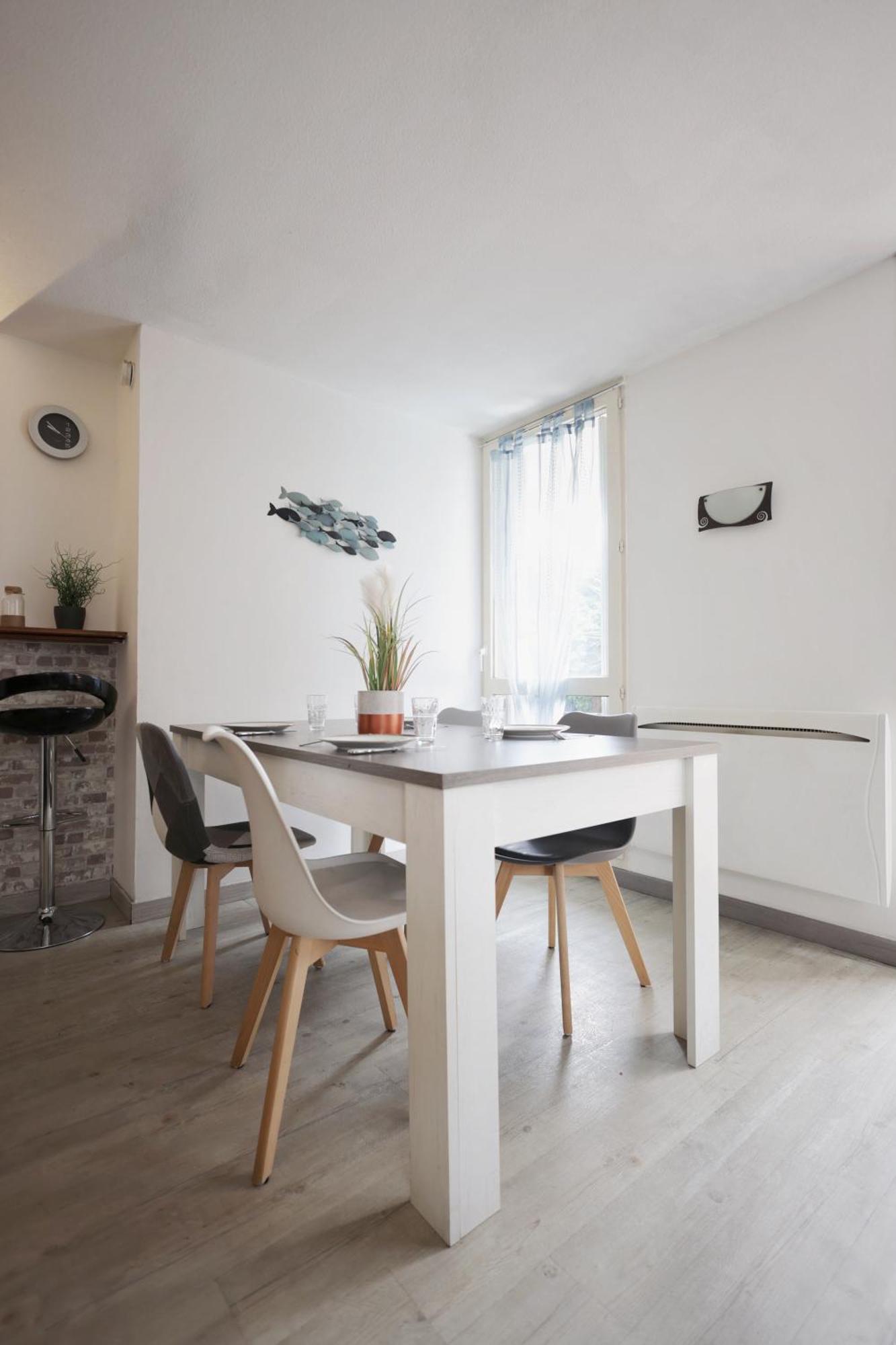 Appartement Familial Avec Jardin Ensoleille Dans La Cite Des Potiers วาลูริส ภายนอก รูปภาพ