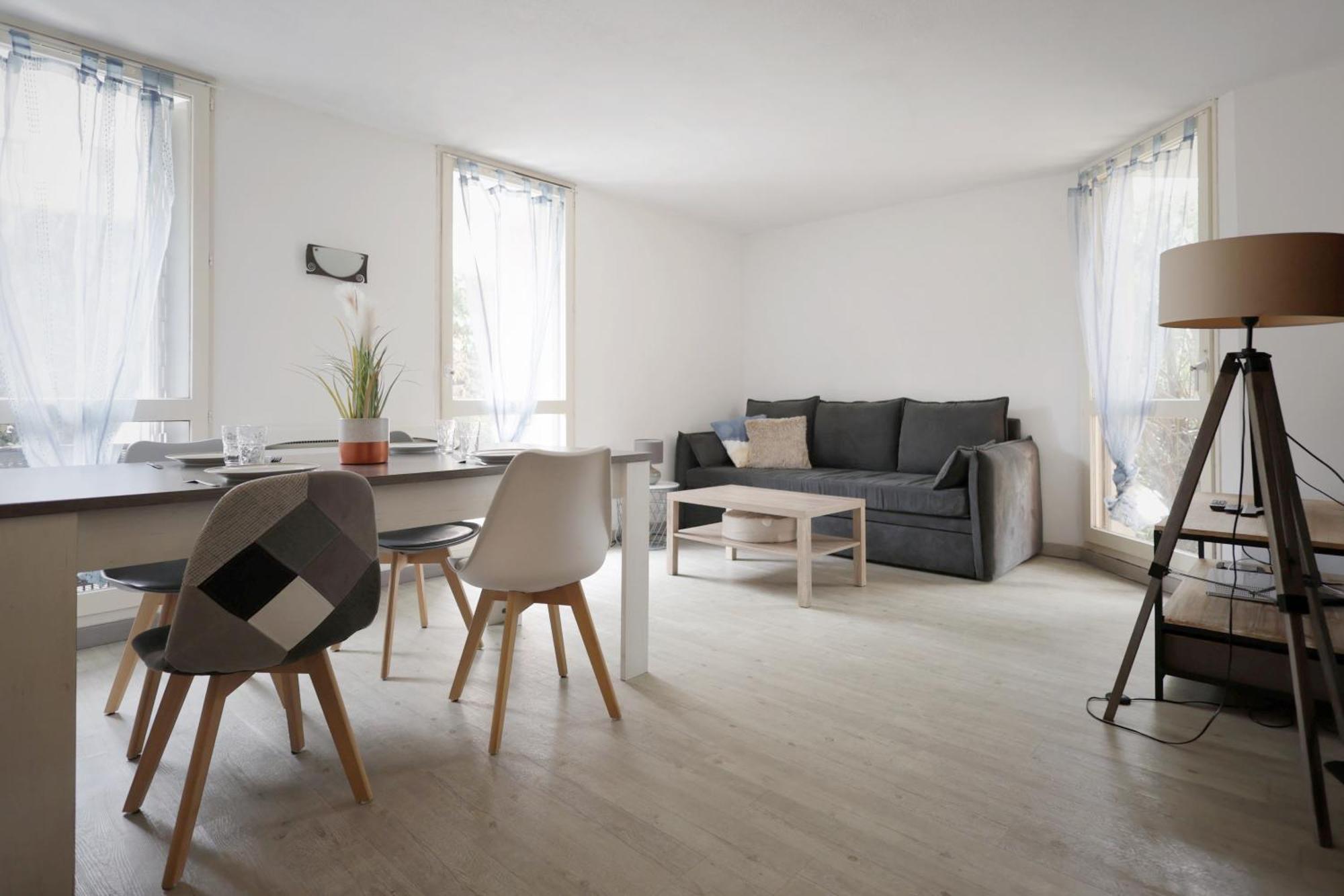 Appartement Familial Avec Jardin Ensoleille Dans La Cite Des Potiers วาลูริส ภายนอก รูปภาพ